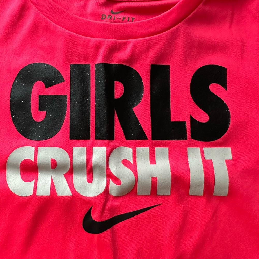 Nike Girls 3T short-sleeved shirt